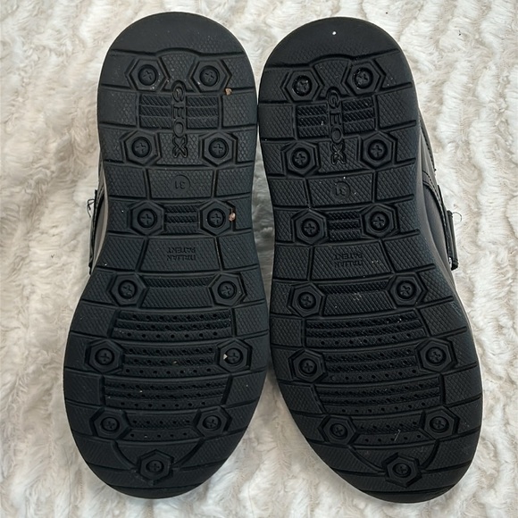 Geox Kids Italian leather black strap closure shoes
Jr Riddock Little Kid 31 - Picture 10 of 11